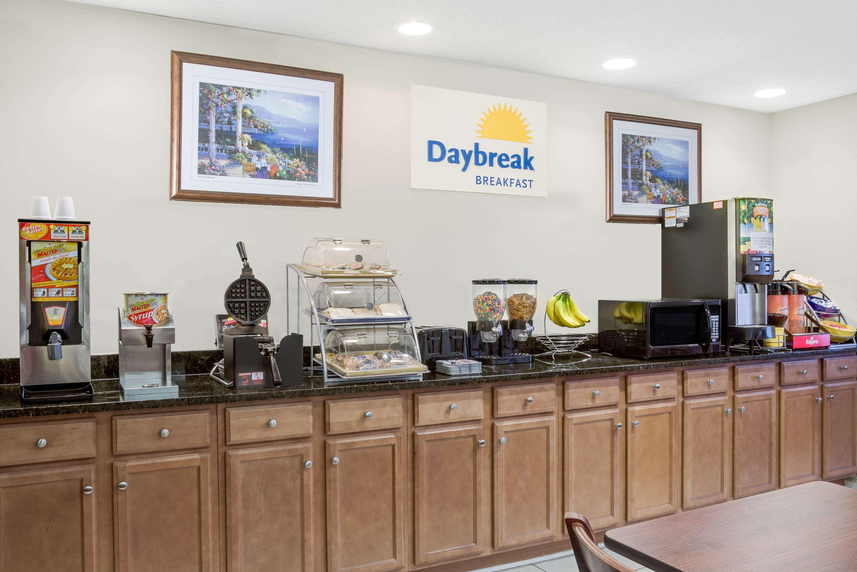 Days Inn By Wyndham Greensboro Nc Eksteriør bilde